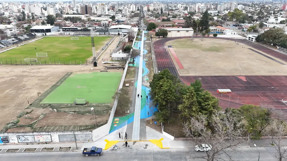 Paseo del Deporte 01
