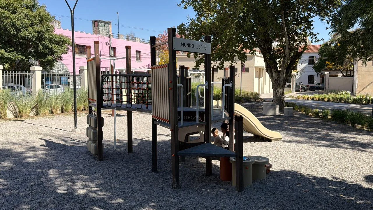 Juegos infantiles Paseo Güemes 01