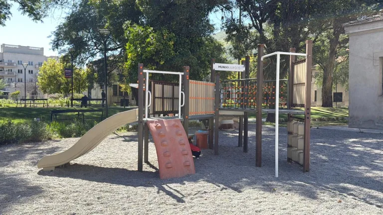 Juegos infantiles Paseo Güemes 03