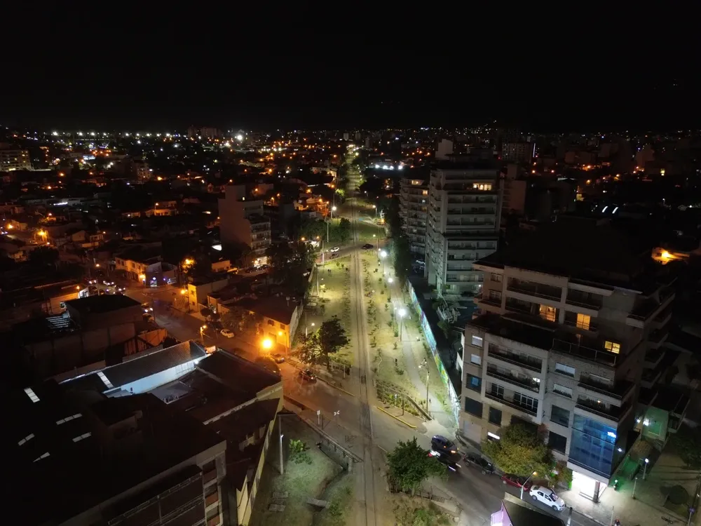 Nueva iluminación Junín y las vías 01