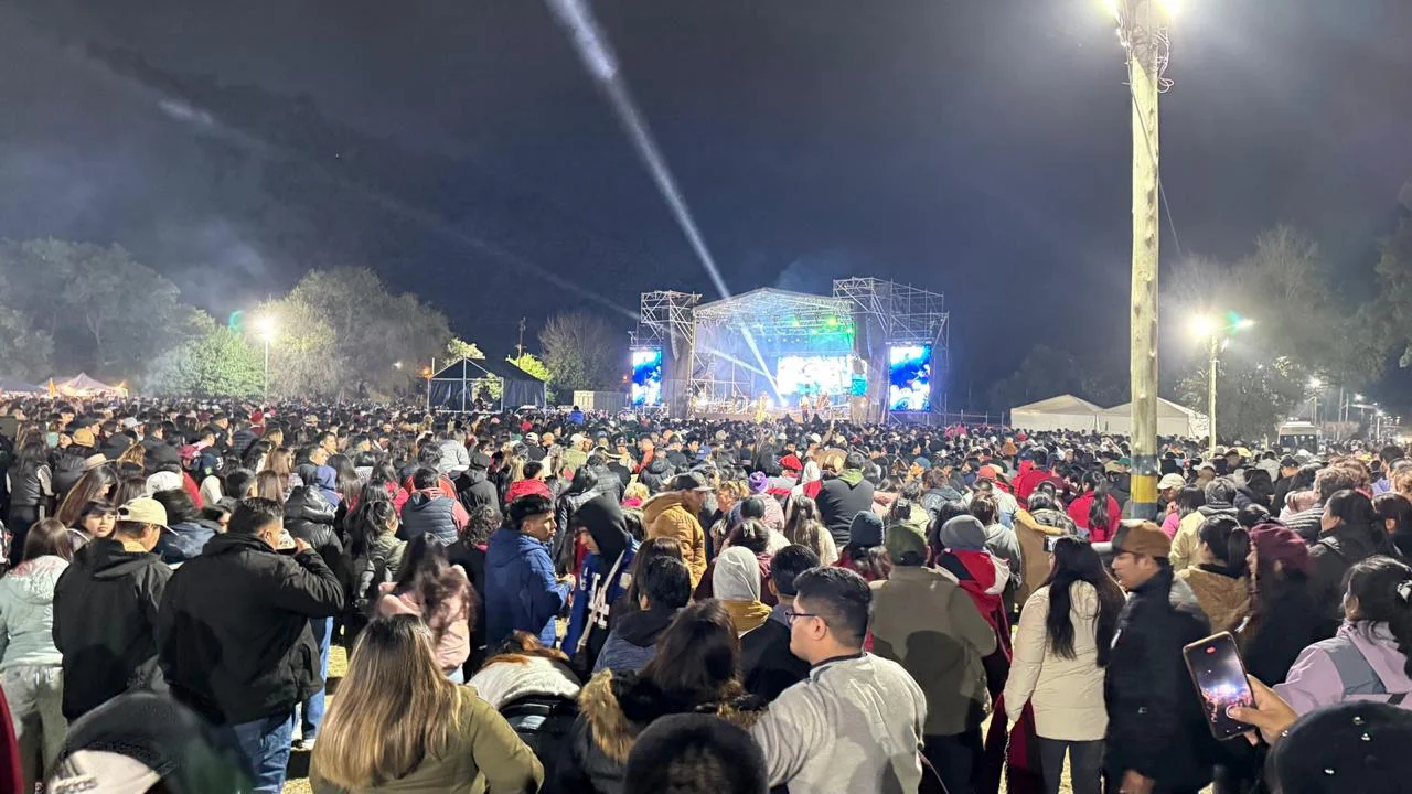 Rosario le Canta a la Patria 03
