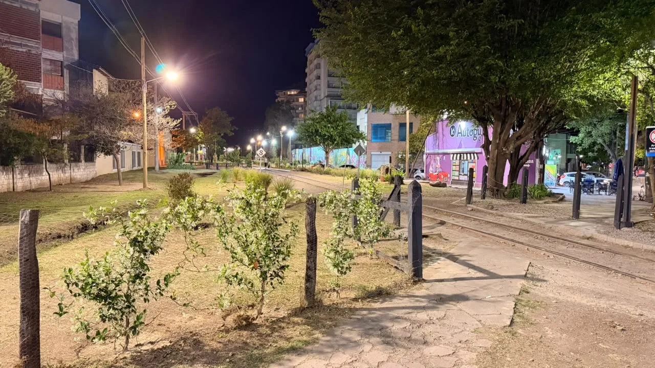 Nueva iluminación Junín y las vías 03